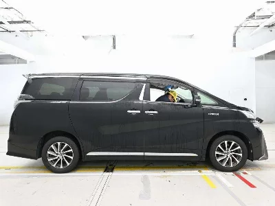 TOYOTA VELLFIRE HYBRID