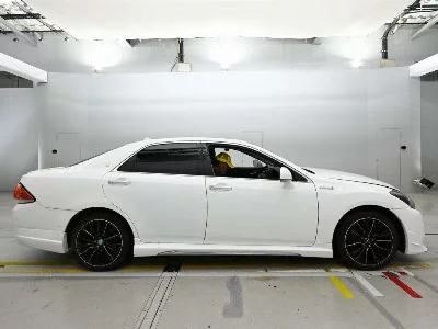 TOYOTA CROWN HYBRID