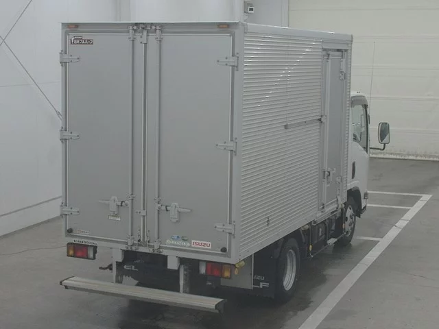Isuzu Elf  с аукциона в Японии