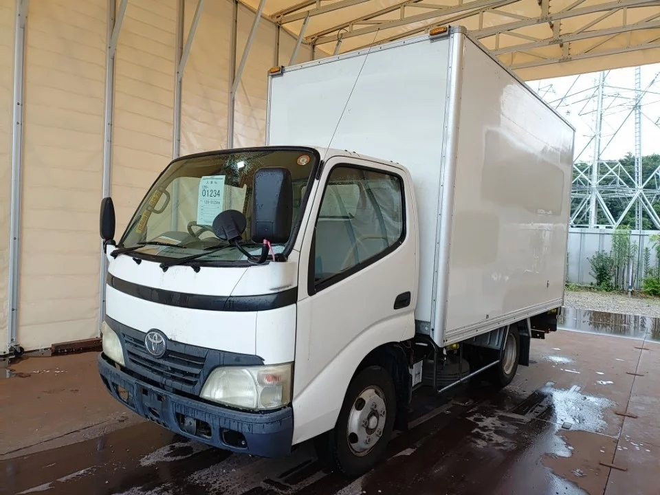 Toyota ToyoAce  с аукциона в Японии