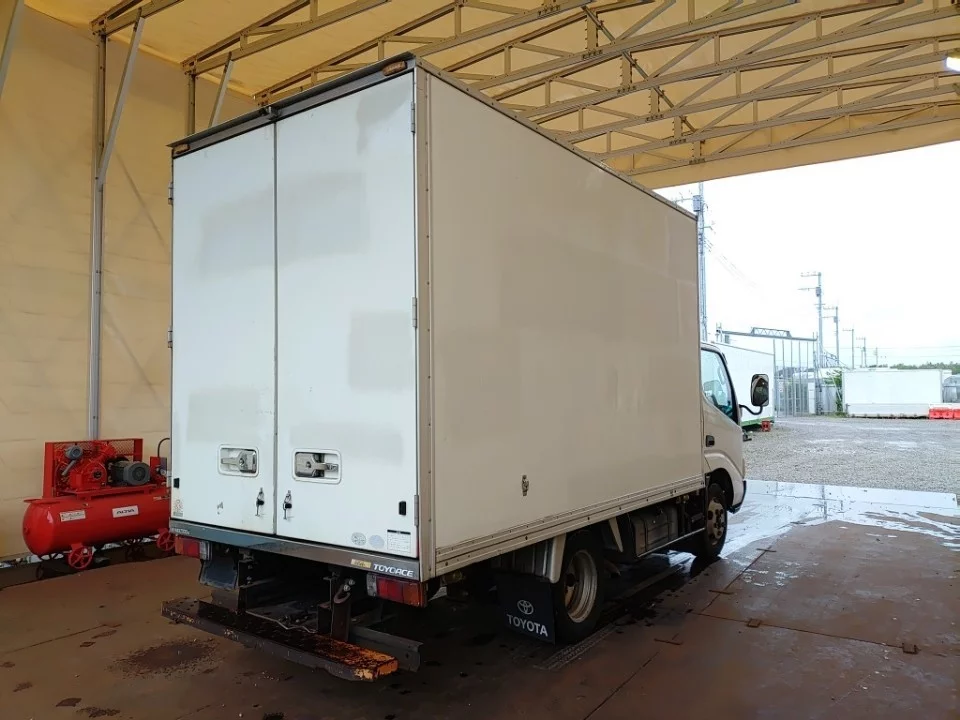 Toyota ToyoAce  с аукциона в Японии