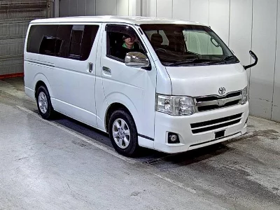 TOYOTA HIACE VAN
