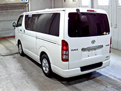 TOYOTA HIACE VAN