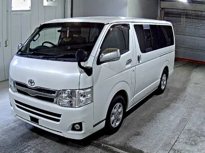TOYOTA HIACE VAN