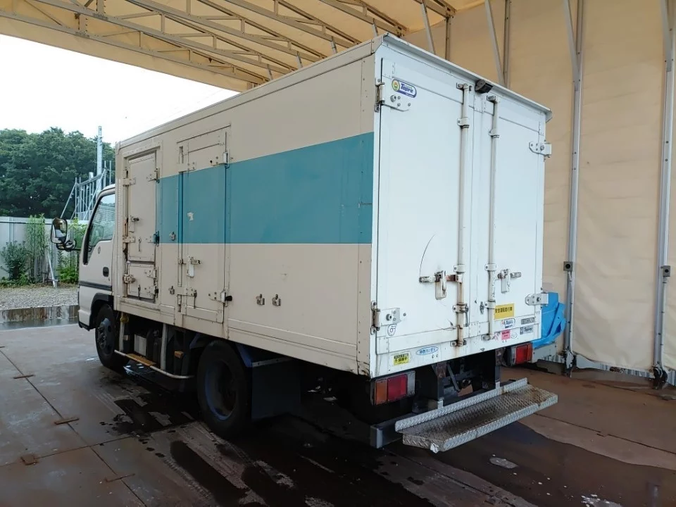 Isuzu Elf  с аукциона в Японии