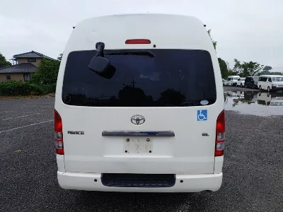 TOYOTA HIACE