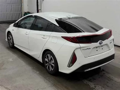 Toyota Prius PHV