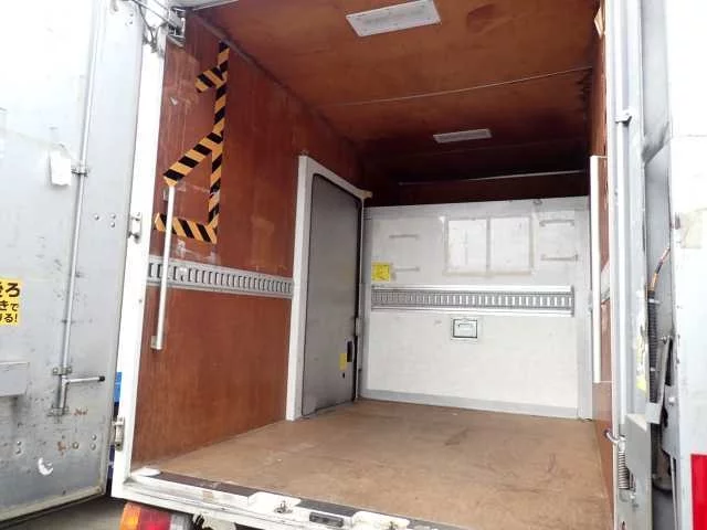 Toyota Dyna  с аукциона в Японии