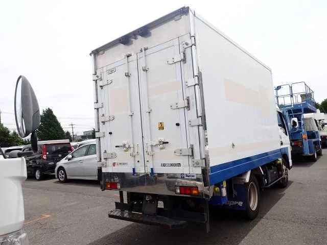 Mitsubishi Fuso Canter  с аукциона в Японии