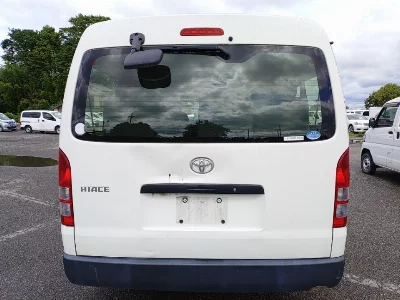 TOYOTA HIACE