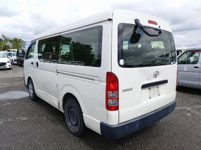 TOYOTA HIACE