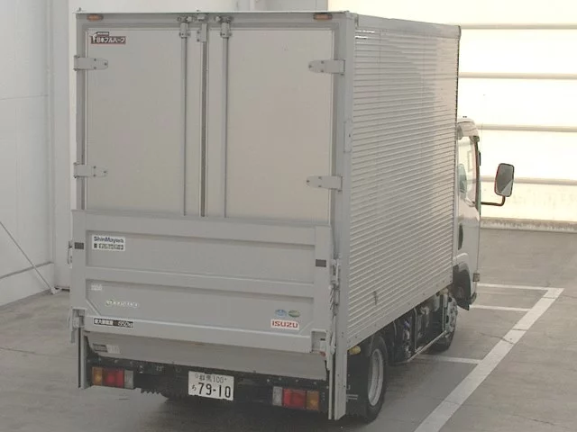 Isuzu Elf  с аукциона в Японии