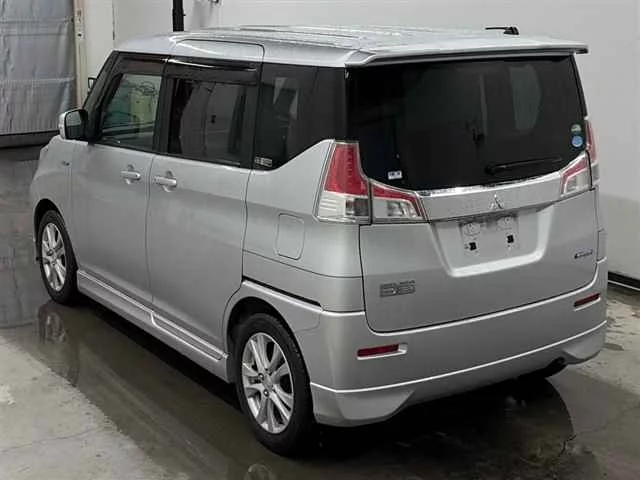 Mitsubishi Delica D:2  с аукциона в Японии