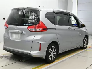Honda FREED + HYBRID