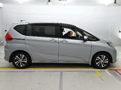 Honda FREED + HYBRID