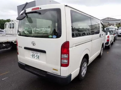 TOYOTA HIACE VAN