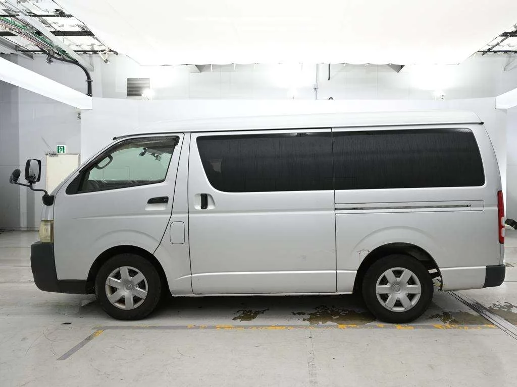 Toyota HiAce  с аукциона в Японии