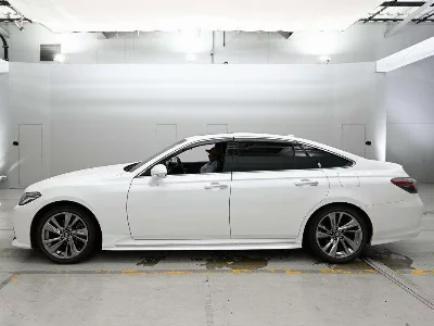 TOYOTA CROWN HYBRID