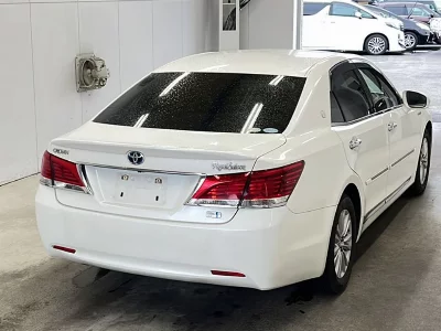 TOYOTA CROWN HYBRID