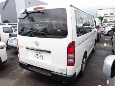 TOYOTA HIACE VAN