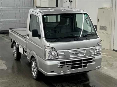 Nissan NT100 Clipper