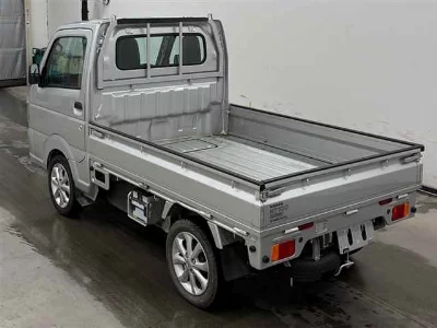 Nissan NT100 Clipper