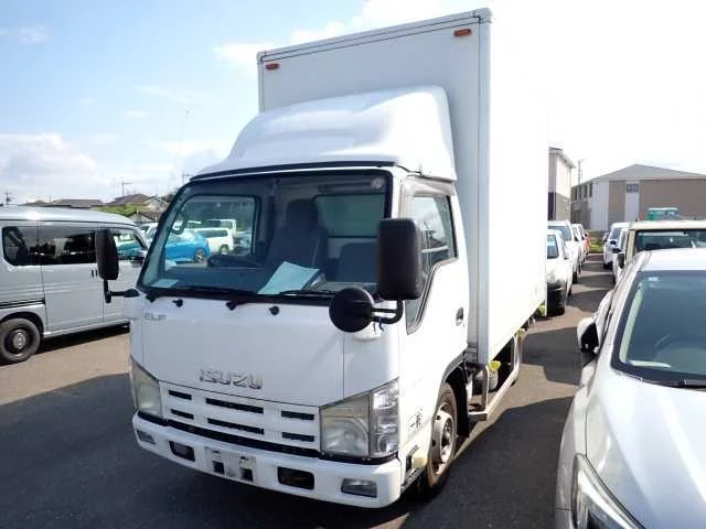 Isuzu Elf  с аукциона в Японии