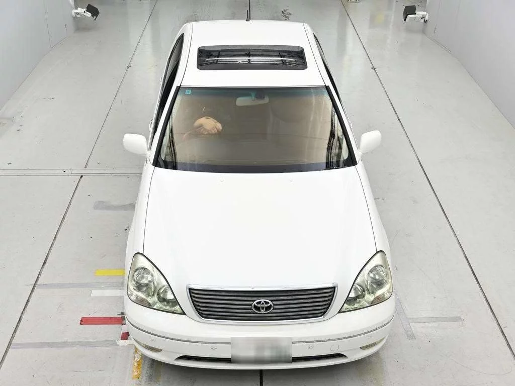 Toyota Celsior  с аукциона в Японии