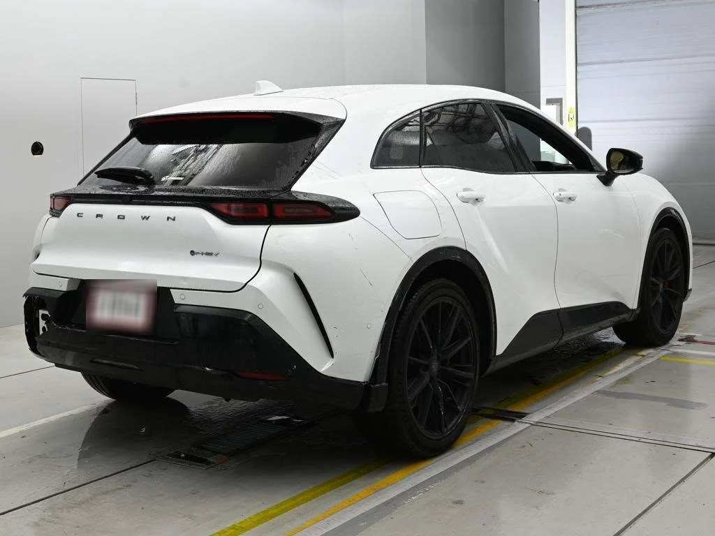 Toyota Crown Sport  с аукциона в Японии