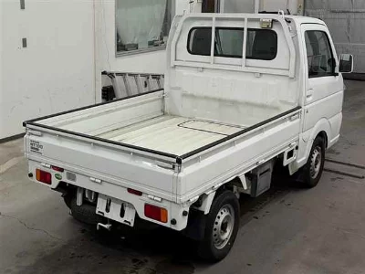 Nissan NT100 Clipper