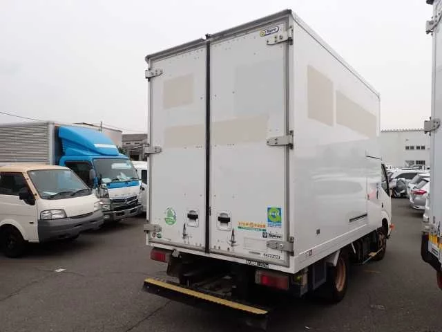 Toyota Dyna  с аукциона в Японии