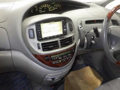 Toyota ESTIMA L