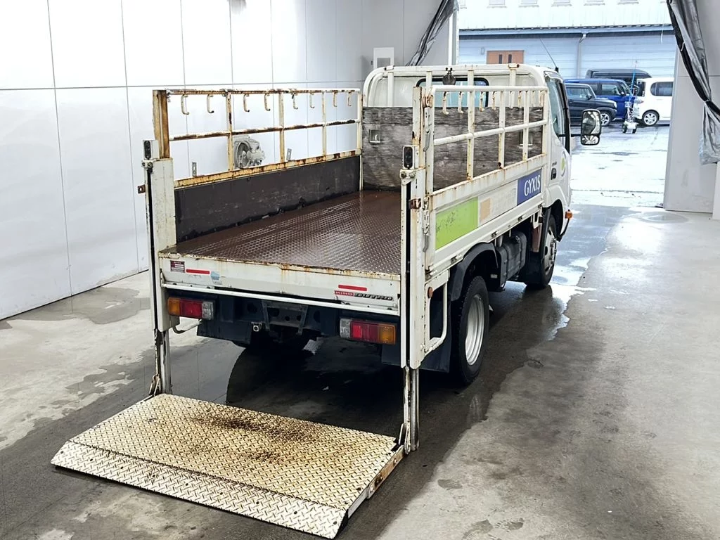 Hino Dutro  с аукциона в Японии