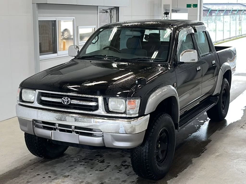 Toyota Hilux  с аукциона в Японии
