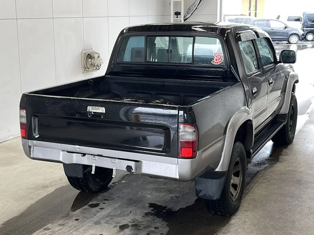 Toyota Hilux  с аукциона в Японии