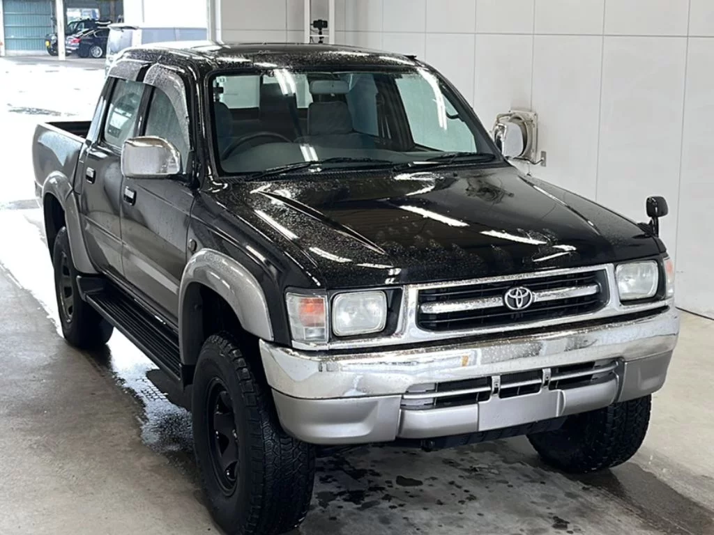 Toyota Hilux  с аукциона в Японии