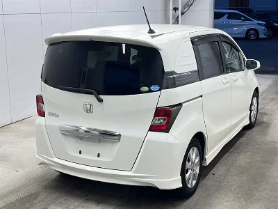 Honda Freed Spike