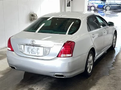 Toyota CROWN MAJESTA