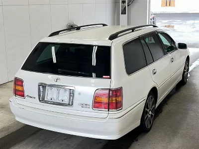 Toyota Crown Estate