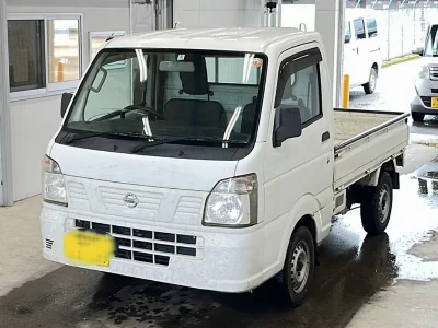 Nissan NT100 Clipper