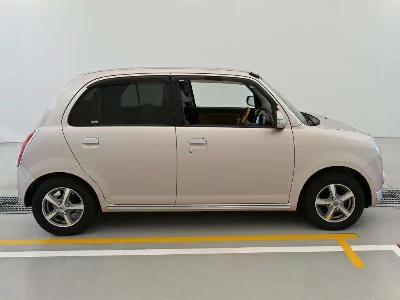 Daihatsu Mira Gino