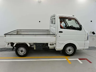 Nissan NT100 Clipper