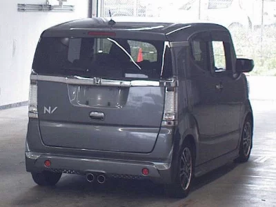 HONDA N-BOX SLASH