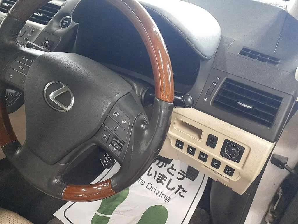 Lexus HS250h  с аукциона в Японии