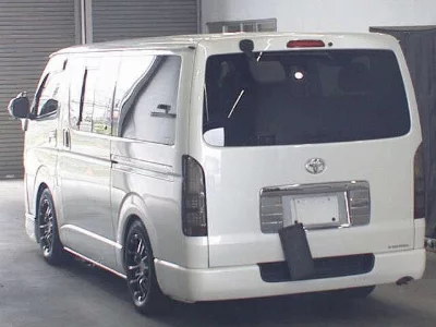 TOYOTA HIACE VAN