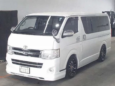 TOYOTA HIACE VAN