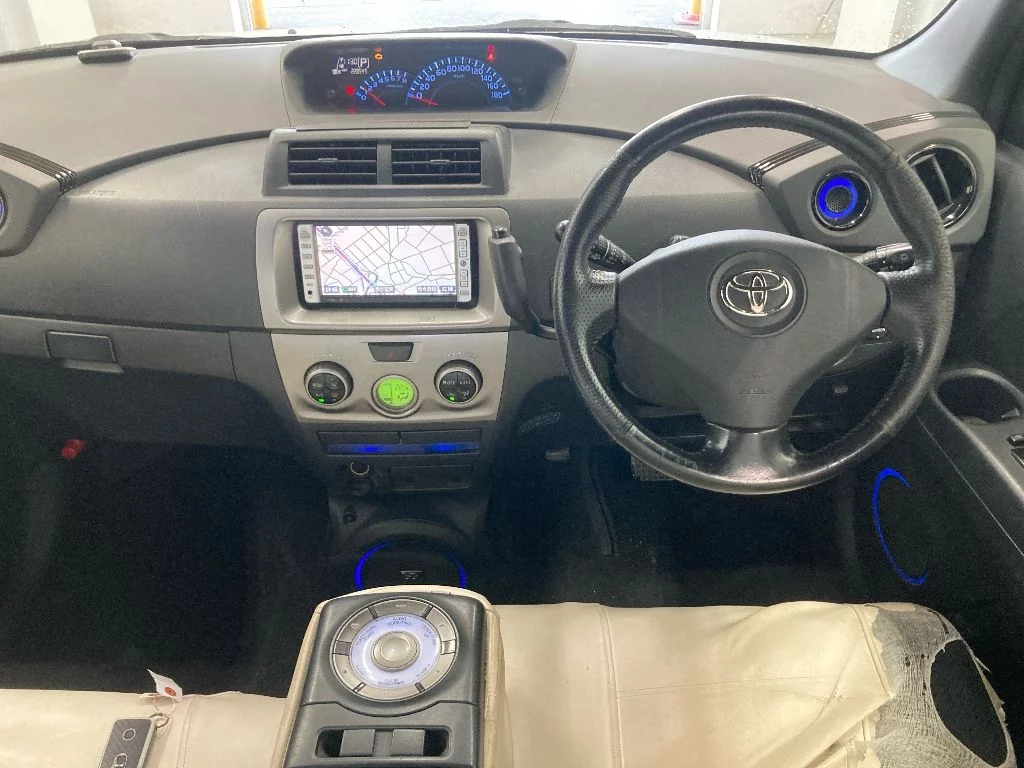 Toyota bB  с аукциона в Японии
