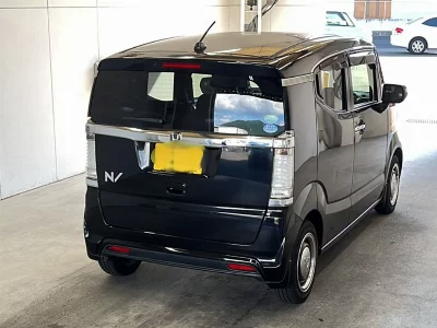 HONDA N-BOX SLASH
