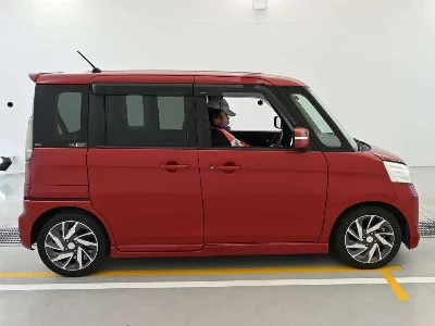 Suzuki Spacia Custom