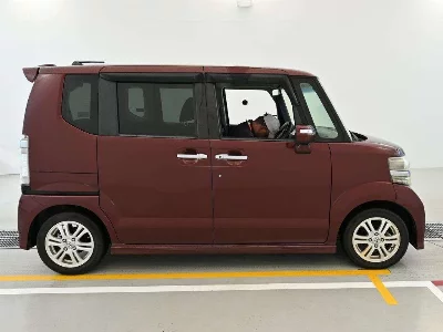 HONDA N BOX CUSTOM